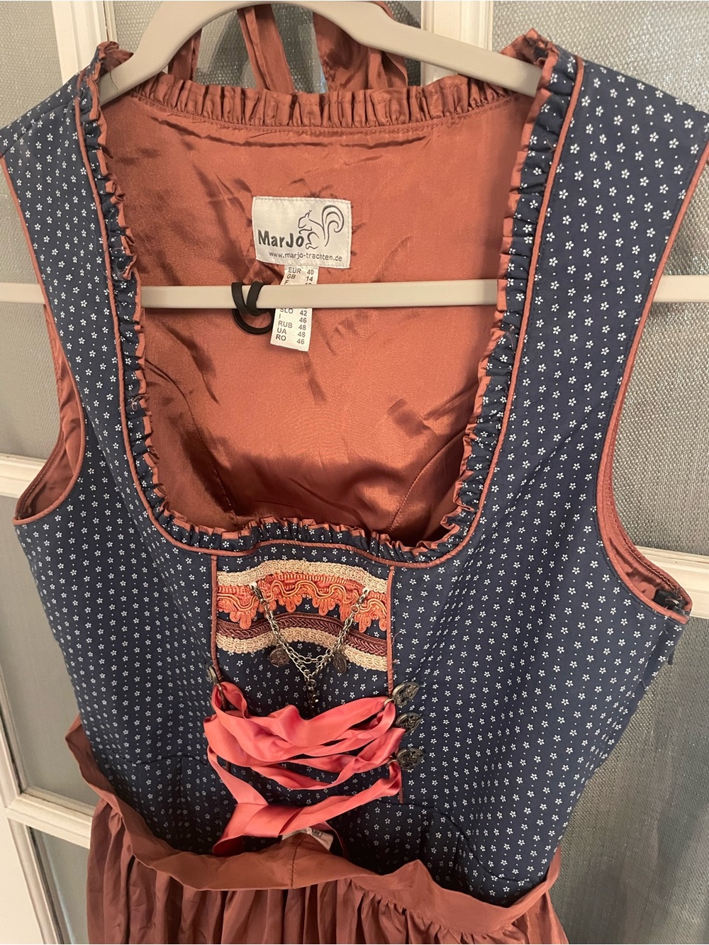 Women's Traditional Dirndl Oktoberfest ready! - Picture 6 of 6